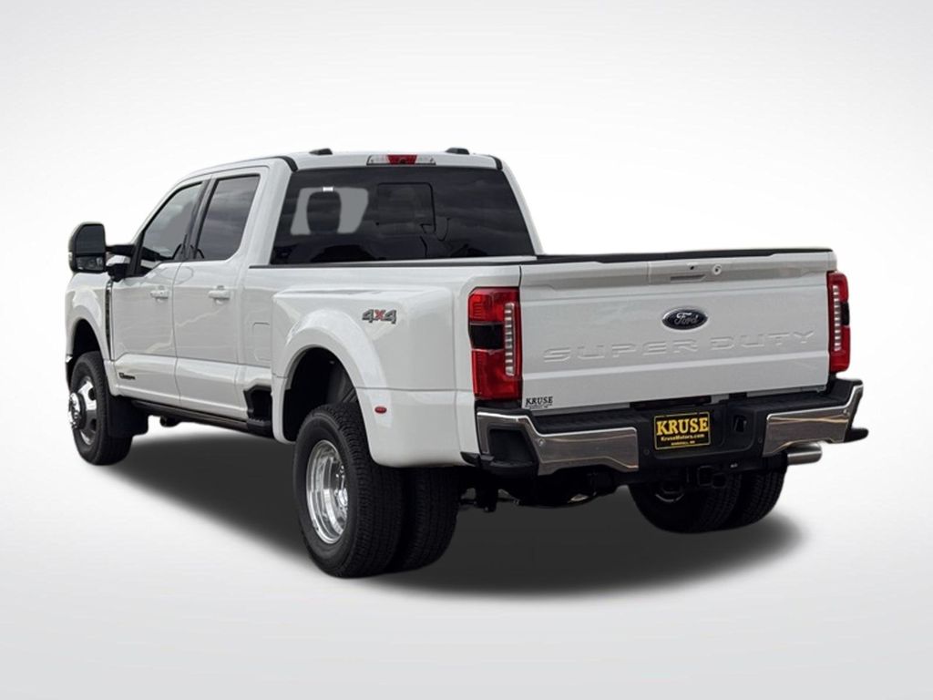 2026 Ford F-350 Super Duty LARIAT