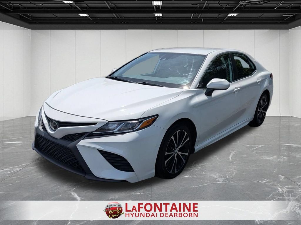 2020 Toyota Camry SE