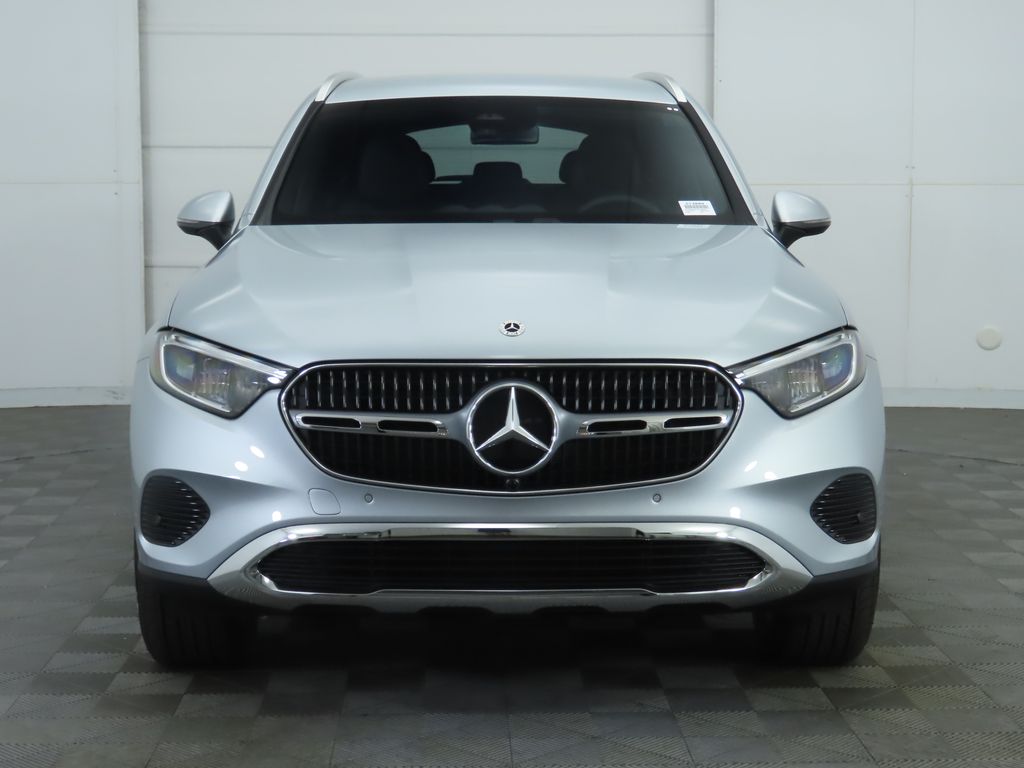 2025 Mercedes-Benz GLC 300 2