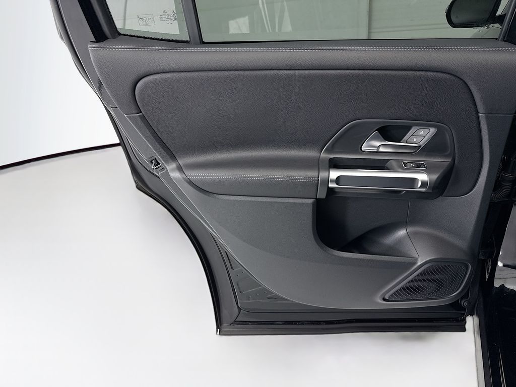 Thumbnail: 2025 Mercedes-Benz GLB - 24