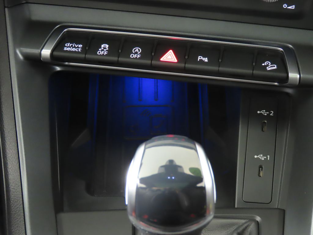 Thumbnail: 2025 Audi Q3 - 23