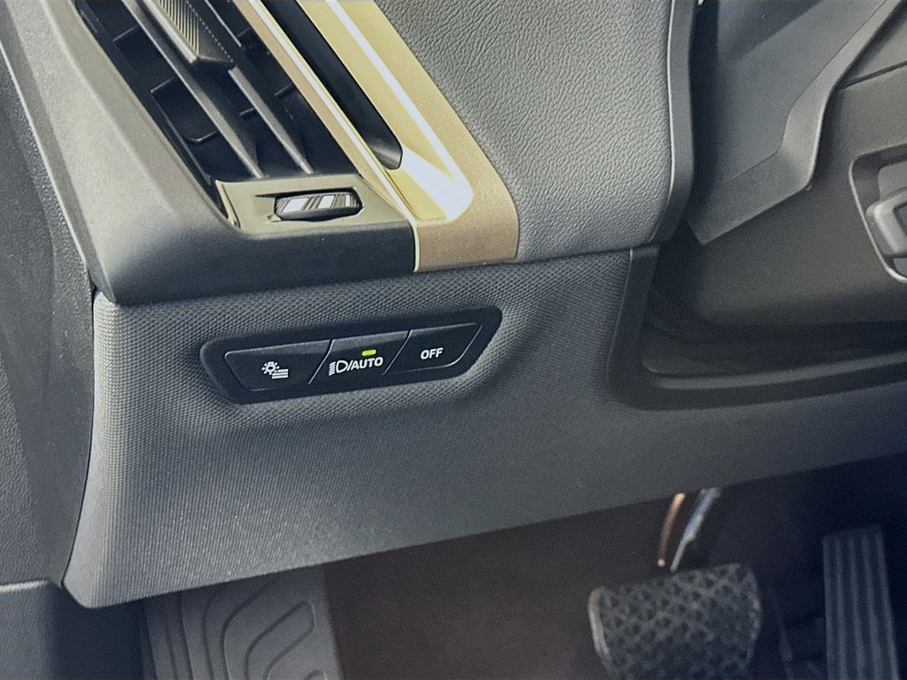 Thumbnail: 2024 BMW iX - 10