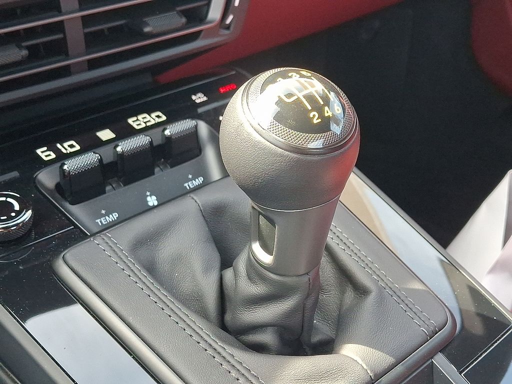 Thumbnail: 2023 Porsche 911 - 13