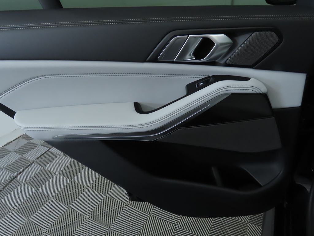 Thumbnail: 2026 BMW X5 - 27