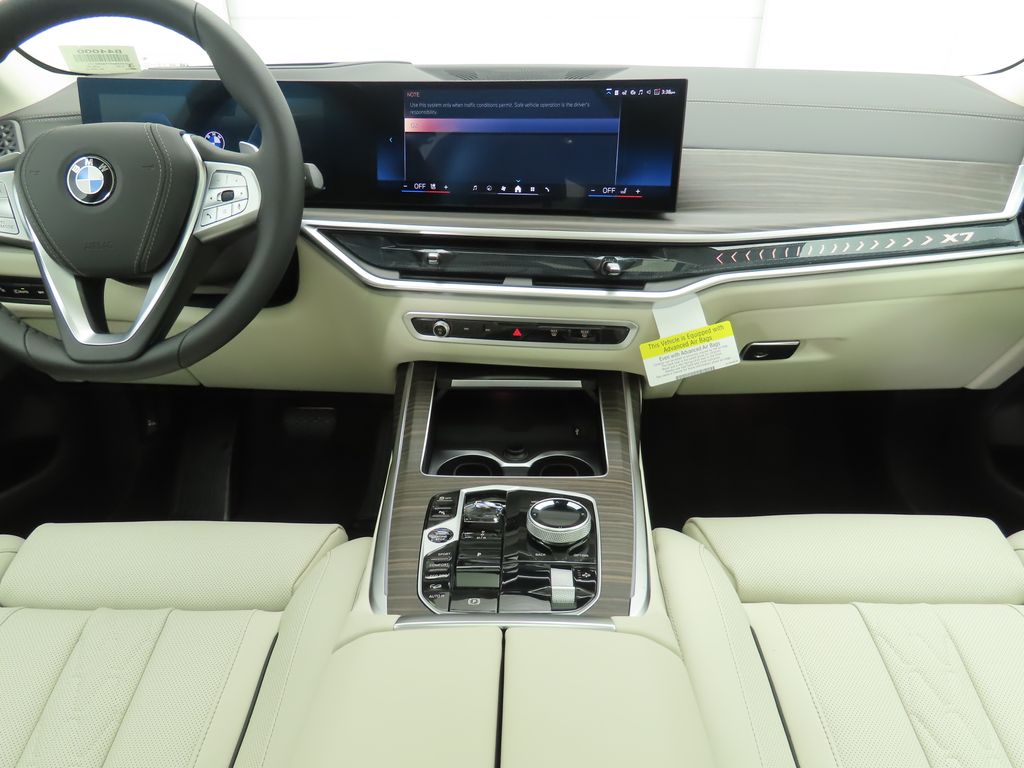 Thumbnail: 2026 BMW X7 - 13