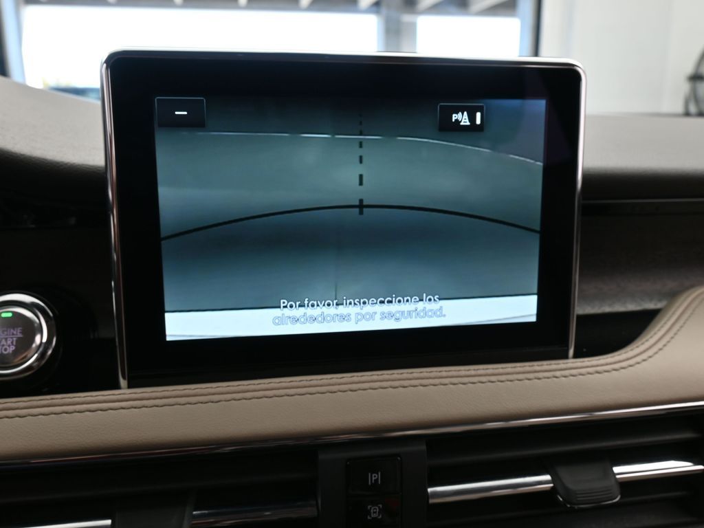 Used 2022 Pristine White Metallic Tri-Coat Lincoln Reserve image 21