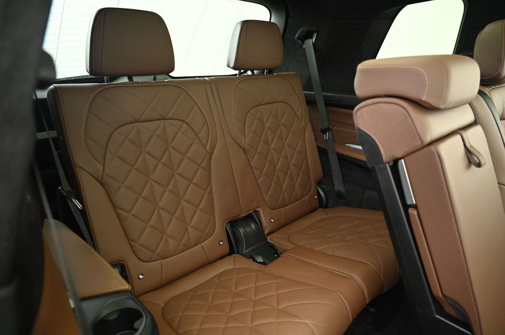 2023 BMW X7 xDrive40i 24