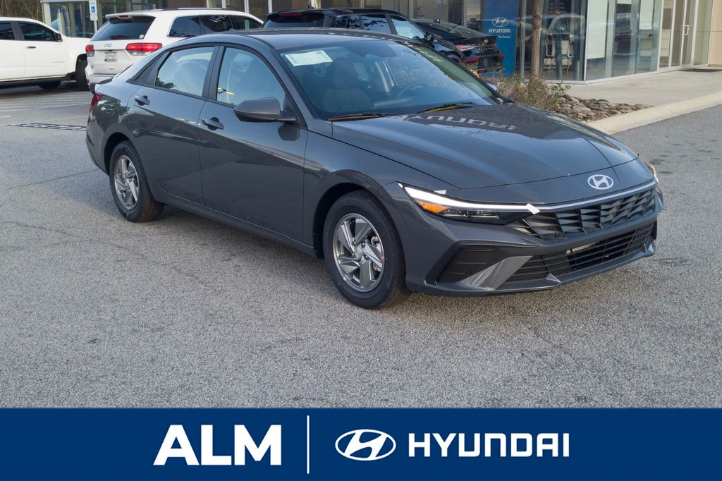 New 2026 Gray Hyundai SE image 4