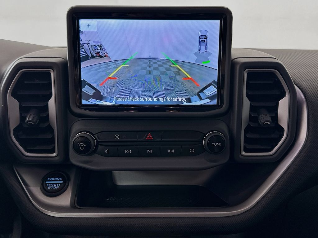 Thumbnail: 2022 Ford Bronco Sport - 14