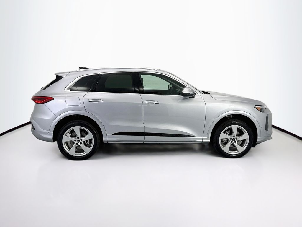 Thumbnail: 2026 Audi Q5 - 4