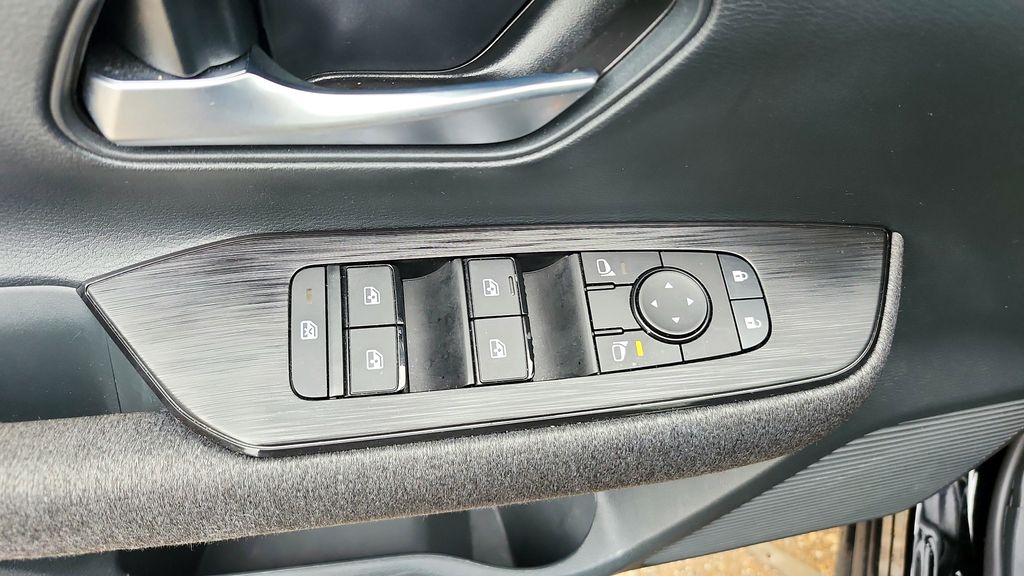 2025 Nissan Kicks
