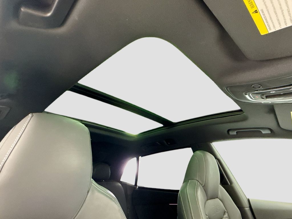 Thumbnail: 2024 Audi RS Q8 - 17