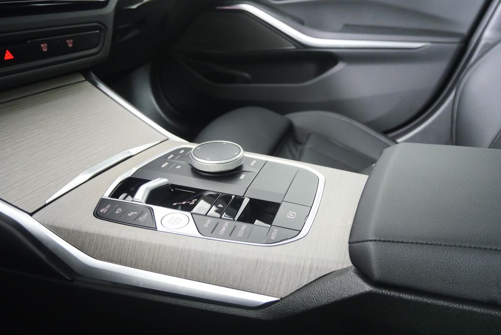 Thumbnail: 2025 BMW 3 Series - 22