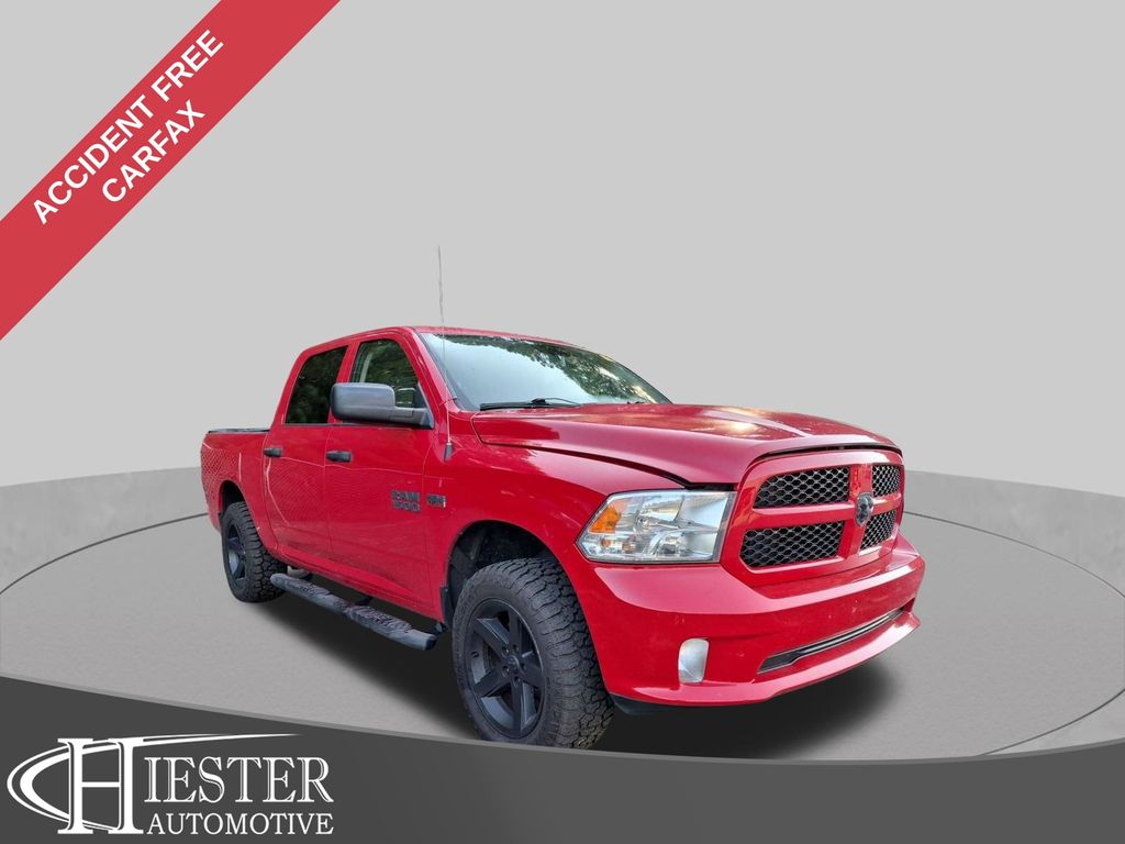2018 RAM 1500 Rojo (Flame Red Clearcoat) Camioneta Todo terreno 8 velocidades Automática