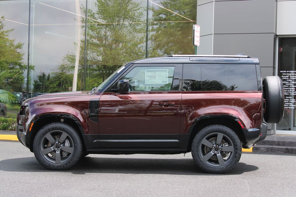 New 2026 Red Land Rover X-Dynamic SE image 9