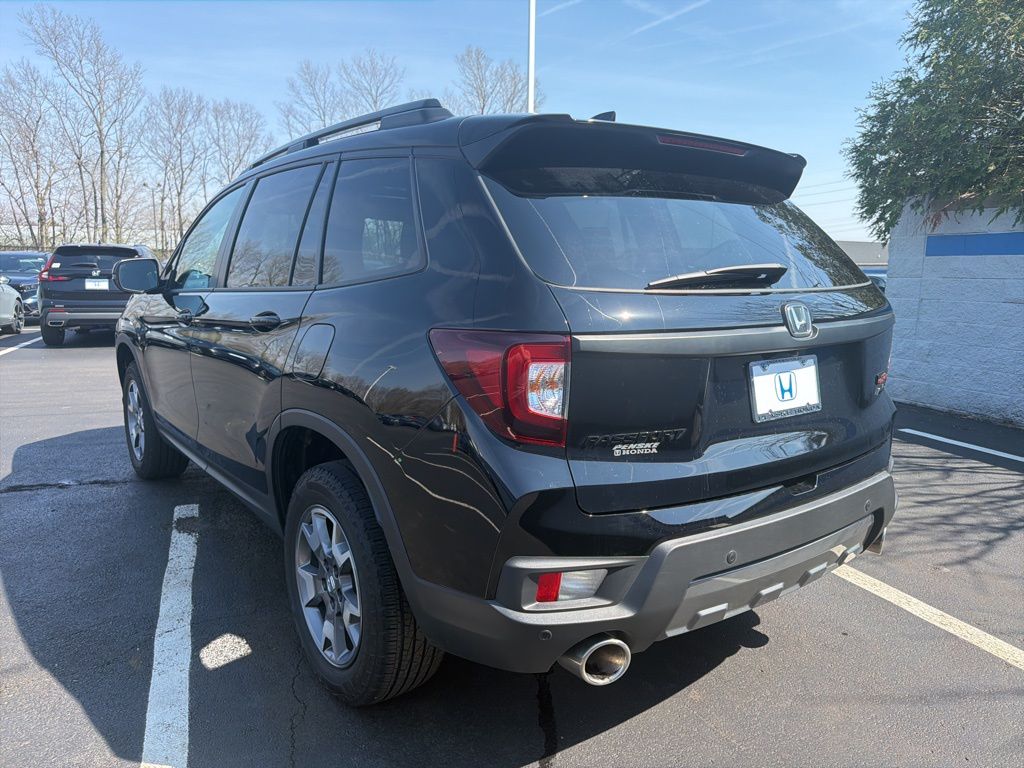 Thumbnail: 2023 Honda Passport - 3