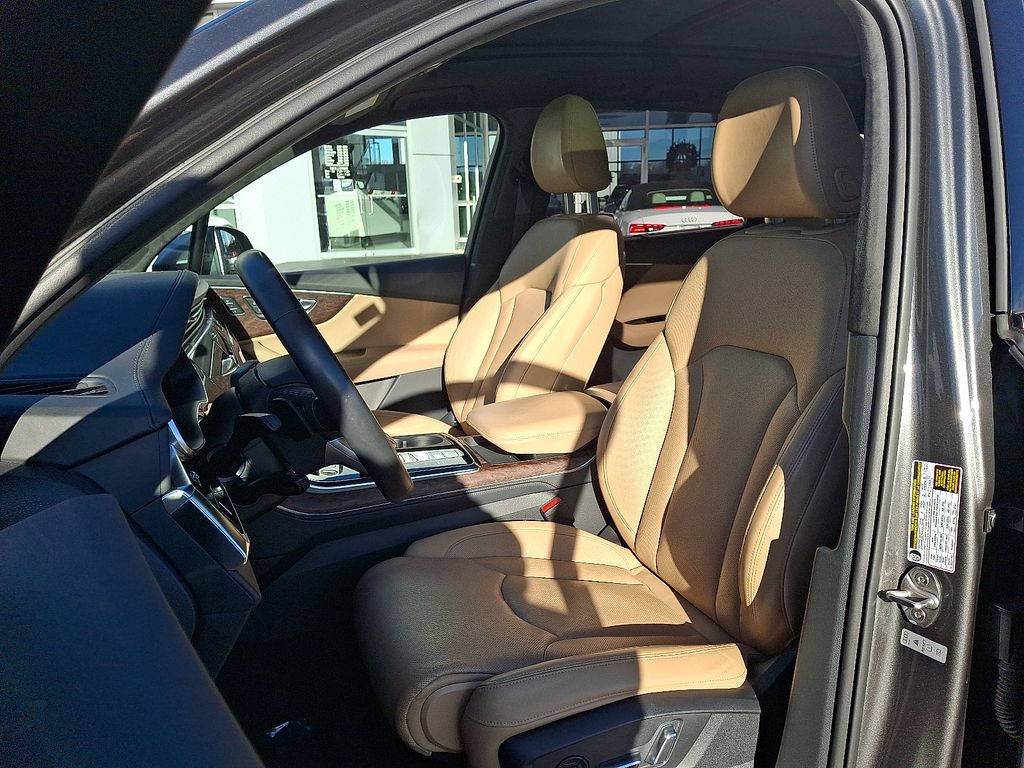 Thumbnail: 2022 Audi Q7 - 13