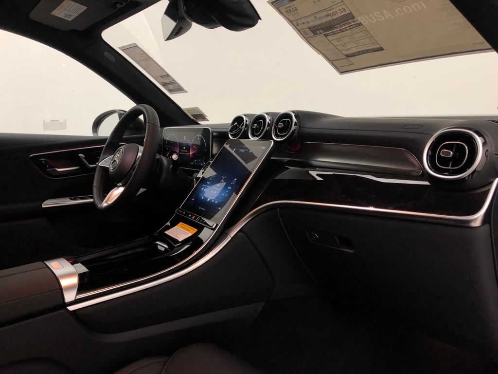 2023 Mercedes-Benz GLC 300 23