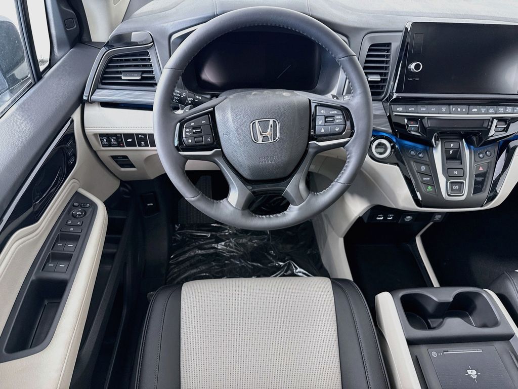 Thumbnail: 2026 Honda Odyssey - 10