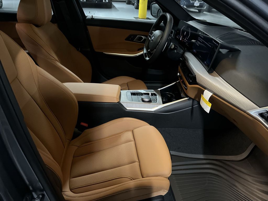Thumbnail: 2025 BMW 3 Series - 25