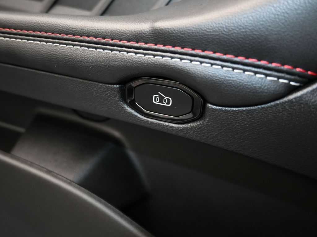 Used 2024 Diamond Black Crystal Pearlcoat Dodge R/T Scat Pack image 14