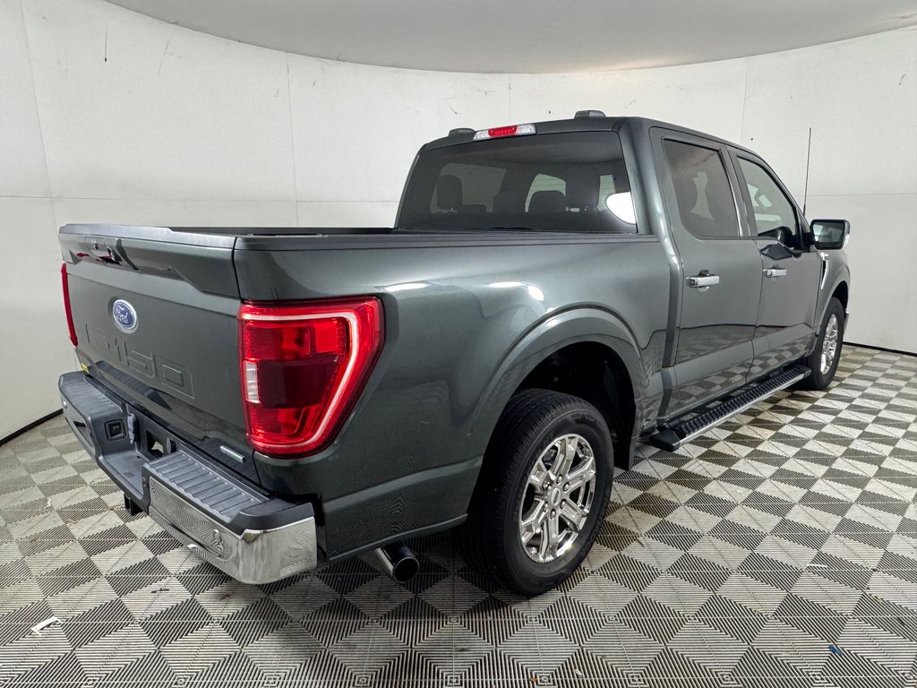 Used 2021 Gray Ford XLT image 3