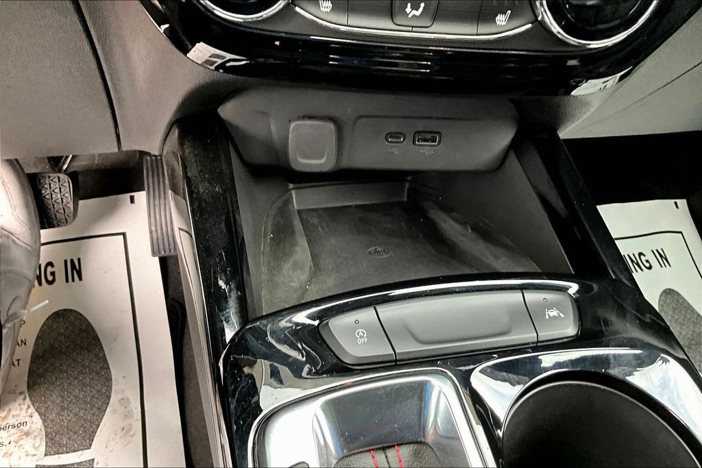 Used 2025 Chevrolet Trax SUV