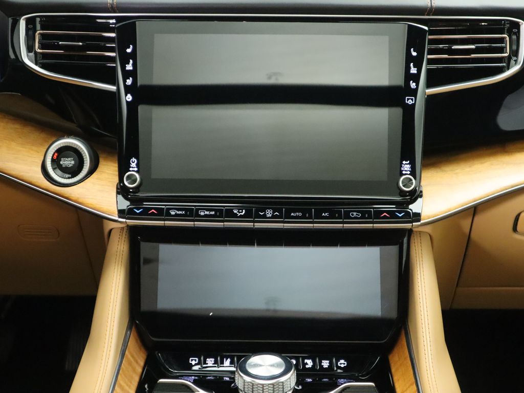 Thumbnail: 2022 Jeep Grand Wagoneer - 14