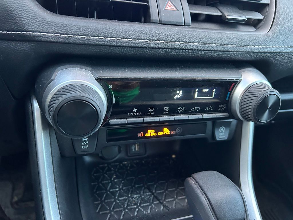 Thumbnail: 2024 Toyota RAV4 - 25