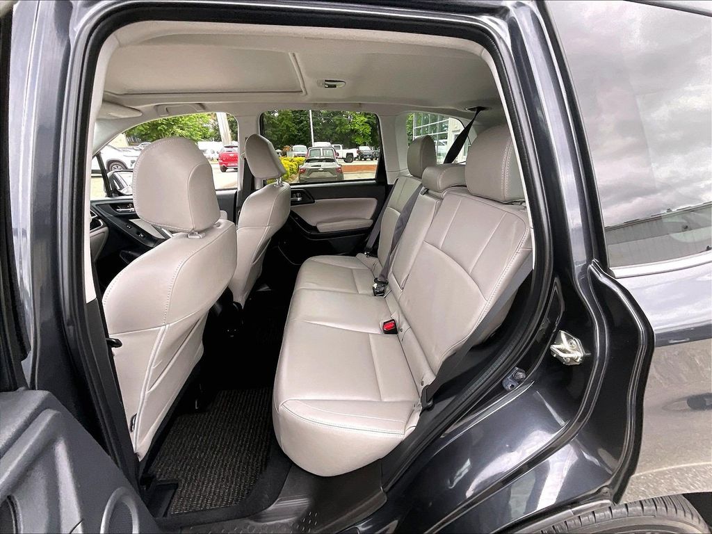 2017 Subaru Forester — photo 15