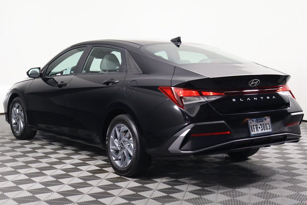 Thumbnail: 2024 Hyundai Elantra - 6