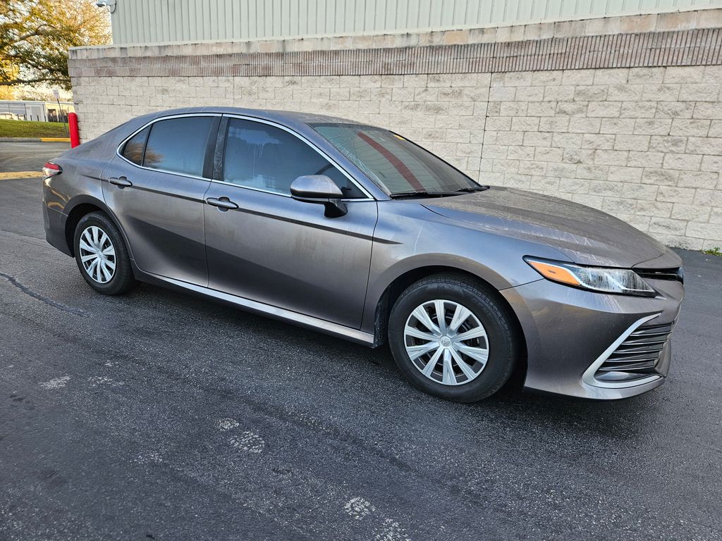 2022 Toyota Camry LE 7