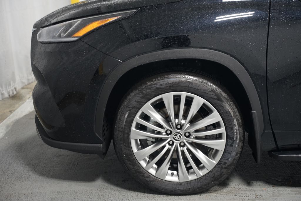 Thumbnail: 2026 Toyota Highlander - 5