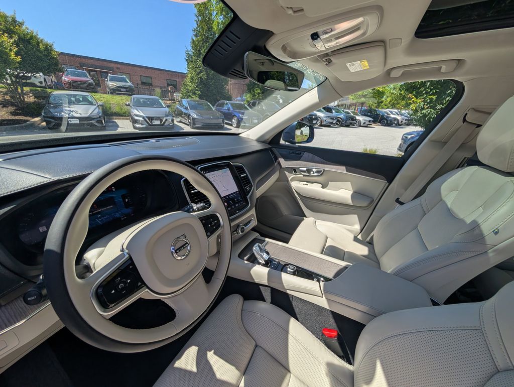 Used 2023 Blue Volvo Ultimate image 9