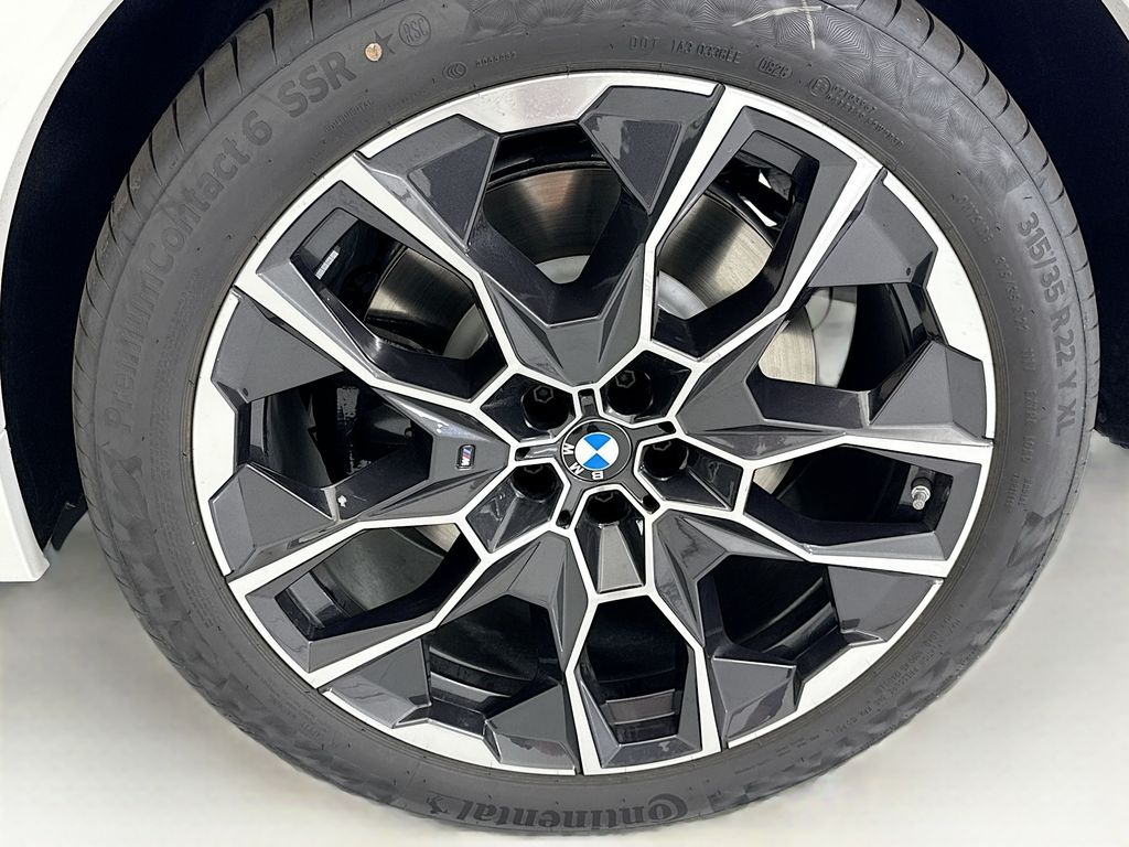 Thumbnail: 2027 BMW X7 - 30