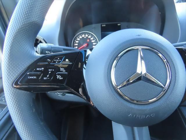 Thumbnail: 2025 Mercedes-Benz Sprinter - 12