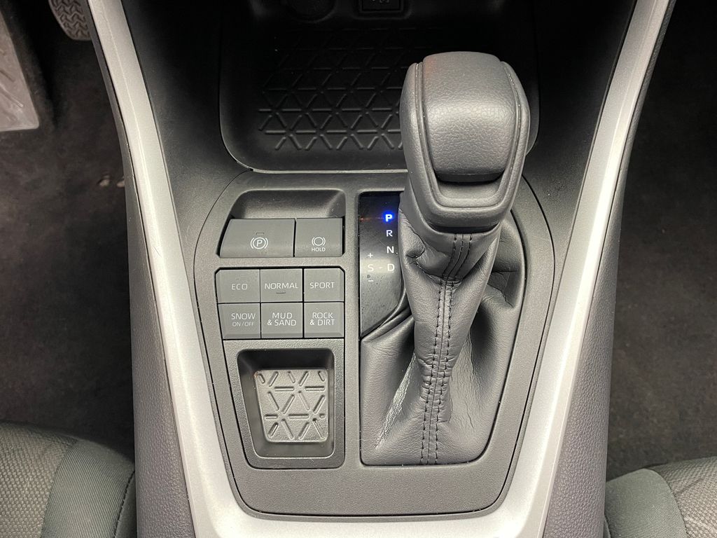 2024 Toyota RAV4 XLE 30