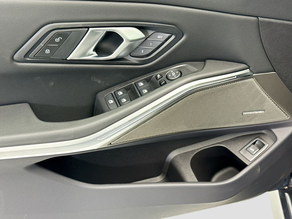 Thumbnail: 2026 BMW 3 Series - 22