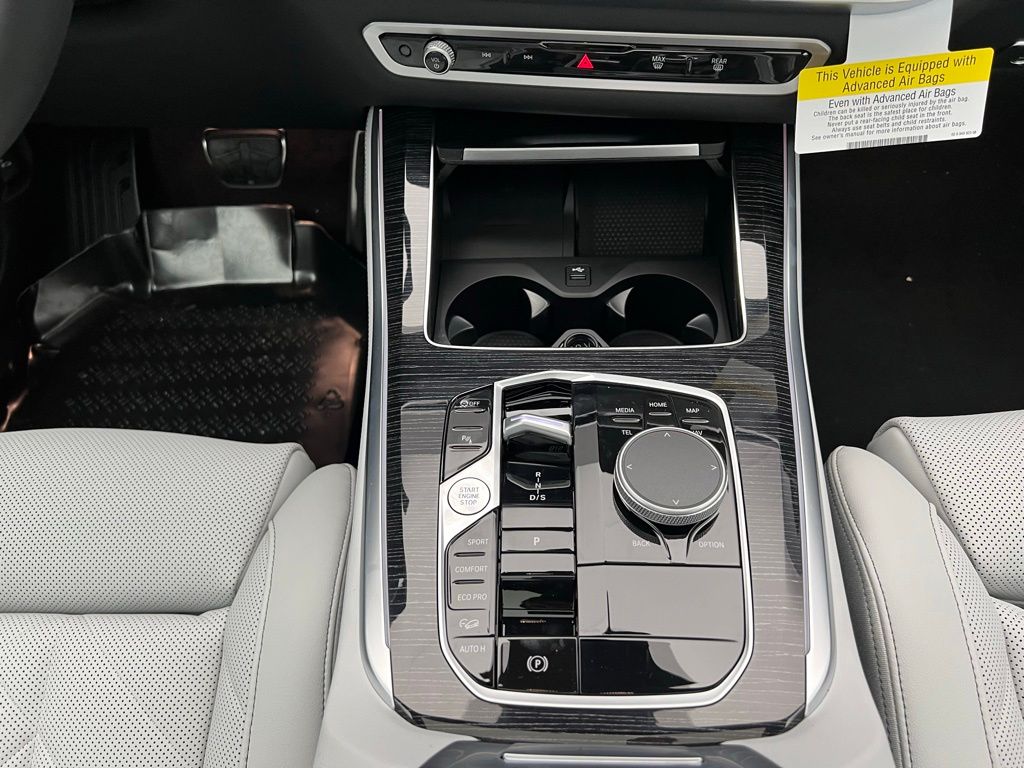 Thumbnail: 2026 BMW X5 - 11