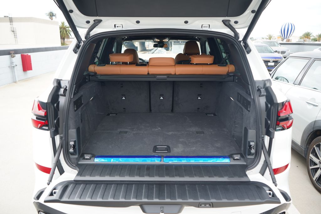 Thumbnail: 2026 BMW X5 - 17