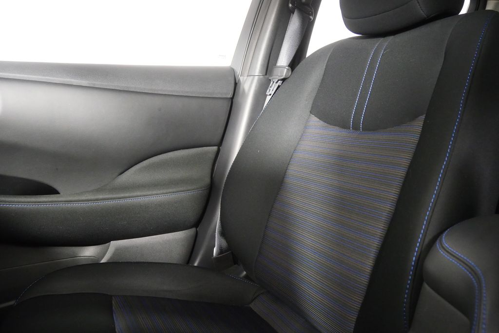 Thumbnail: 2022 Nissan Leaf - 25