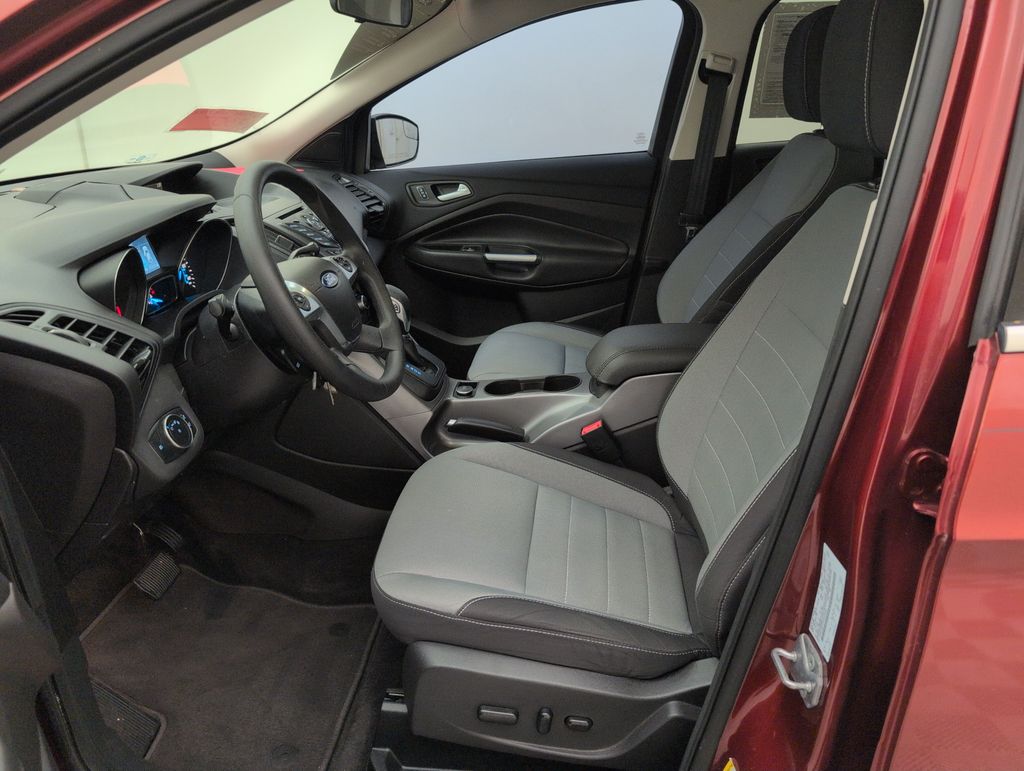 Used 2016 Orange Ford SE image 5