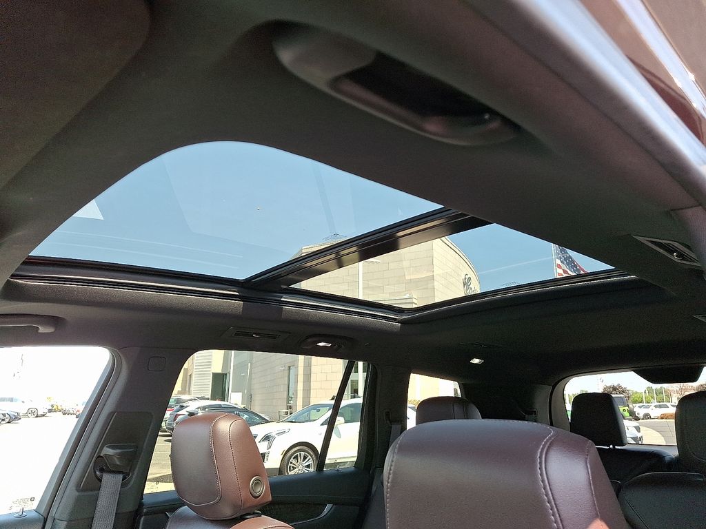 Thumbnail: 2022 Cadillac XT6 - 16