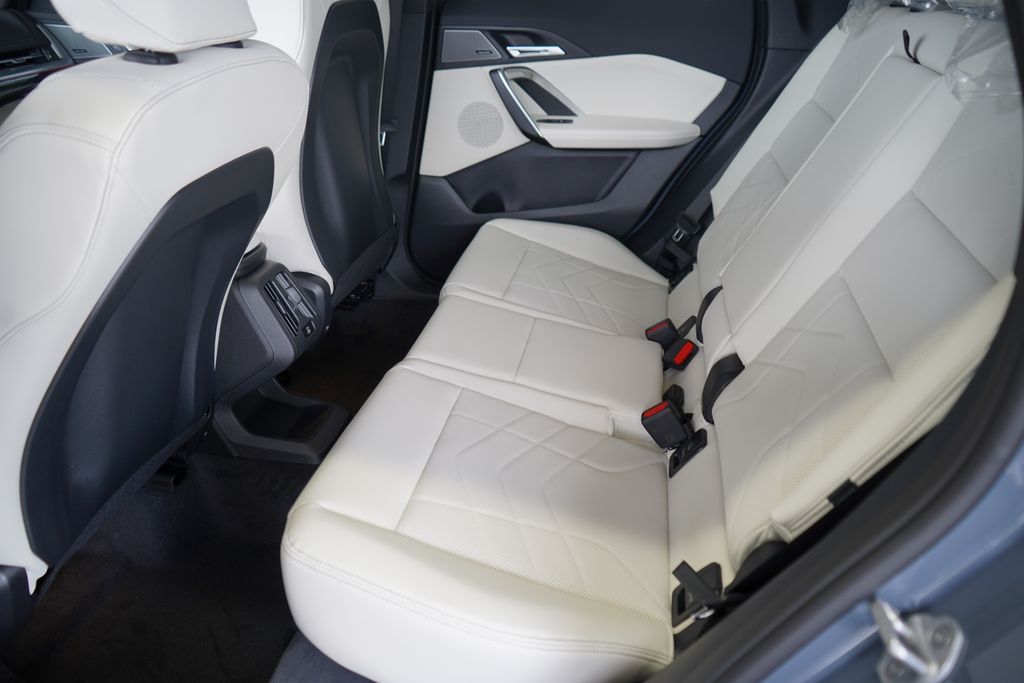 Thumbnail: 2026 BMW X1 - 18