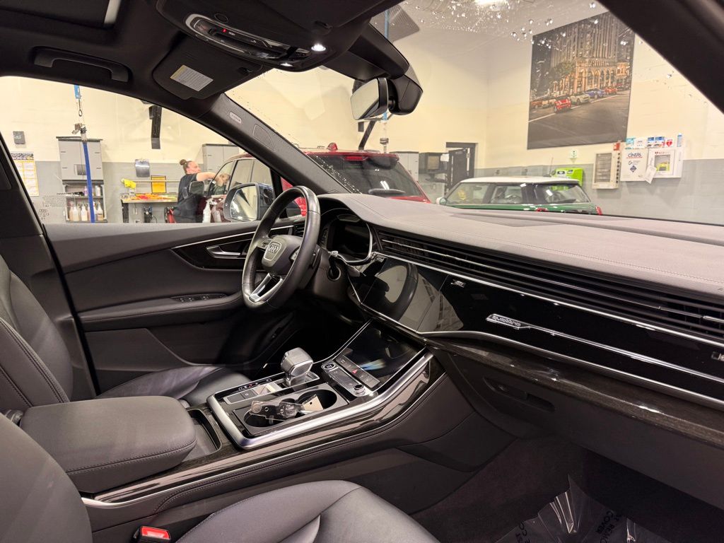 Thumbnail: 2023 Audi Q7 - 30