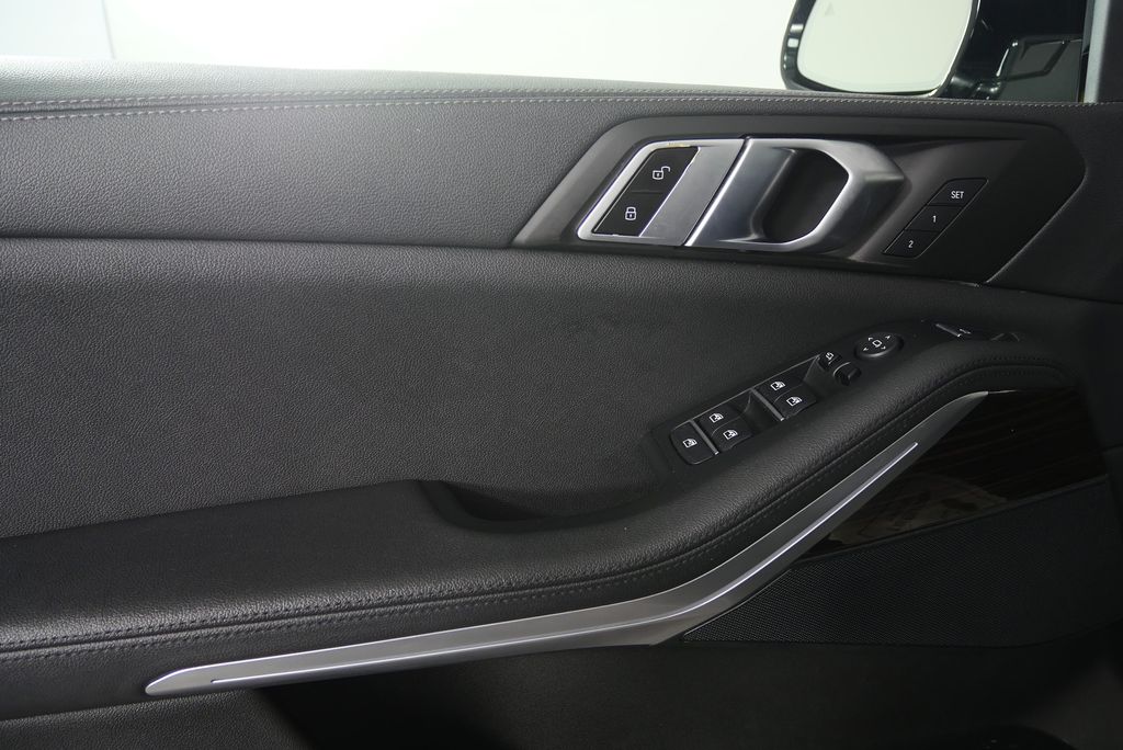 Thumbnail: 2020 BMW X5 - 8