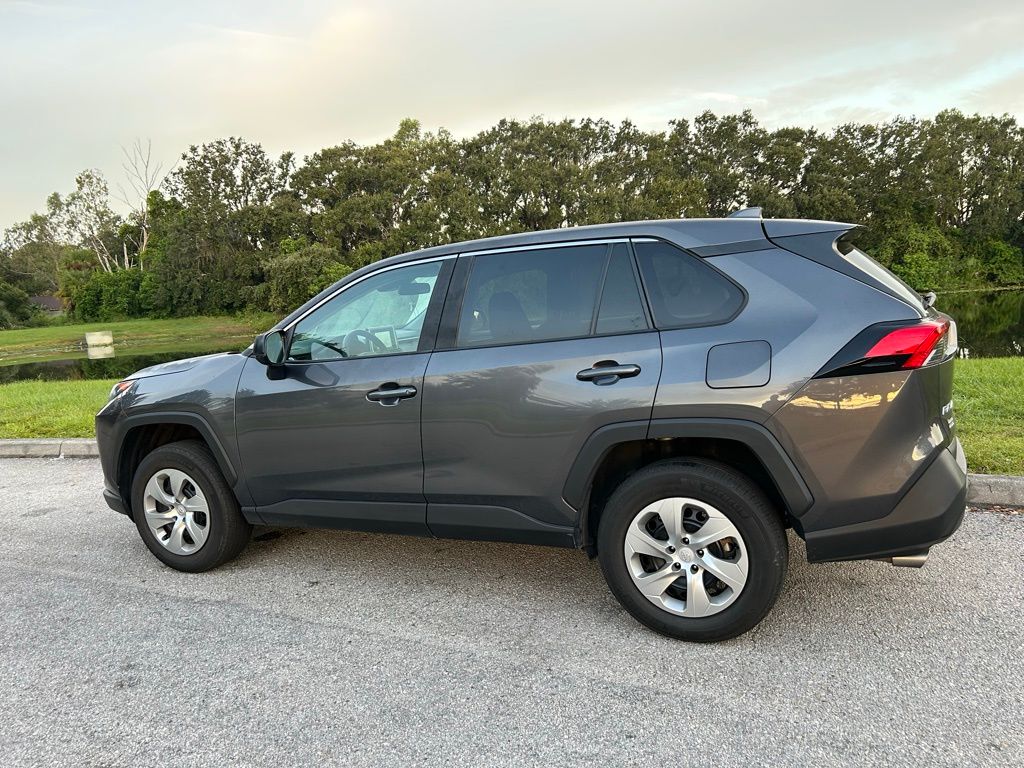 Thumbnail: 2022 Toyota RAV4 - 3