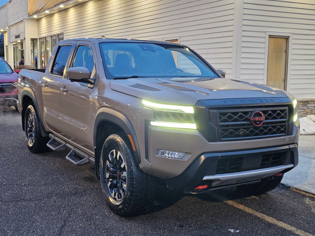 2023 Nissan Frontier PRO-4X Crew Cab 4WD