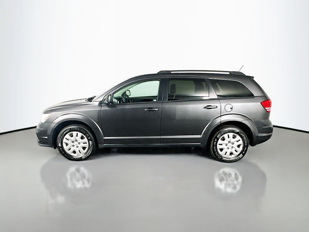 Used 2018 Gray Dodge SE image 4