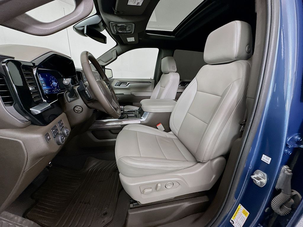 Thumbnail: 2024 Chevrolet Silverado 1500 - 20